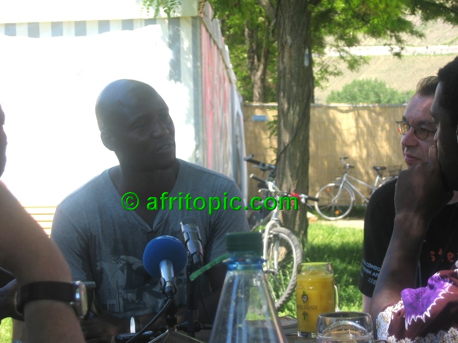 ../Images/AfricaFestival-28-29May05 106.jpg